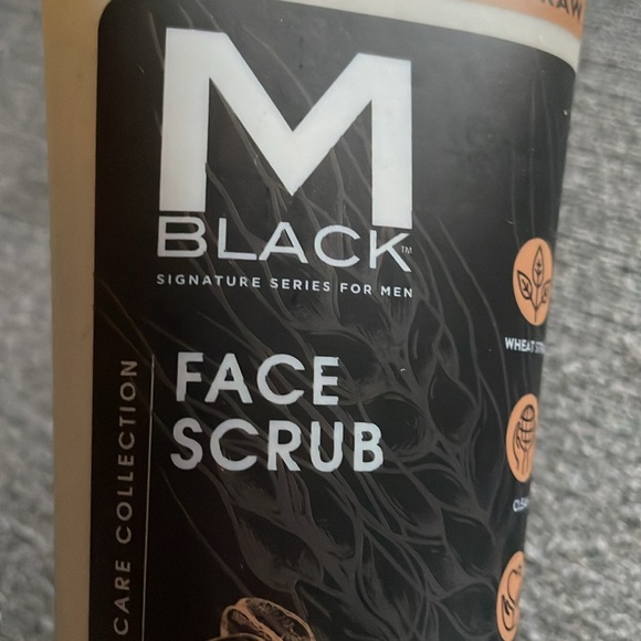 M Black Face Scrub Coffee Scented Energizing Coffee Scrub made with Wheat Straw - Picture 3 of 7